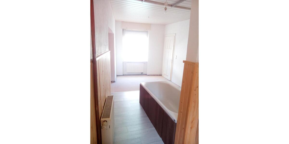 Etagenwohnung Dierdorf - 3 Zimmer, 100 m&sup2;, 550&euro; | Angebot:26030657