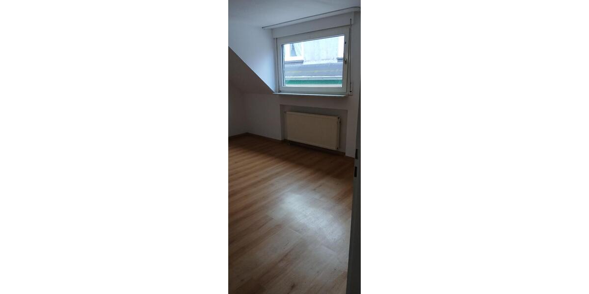 Dachgeschoßwohnung Boppard - 4 Zimmer, 98 m&sup2;, 570&euro; | Angebot:26166219