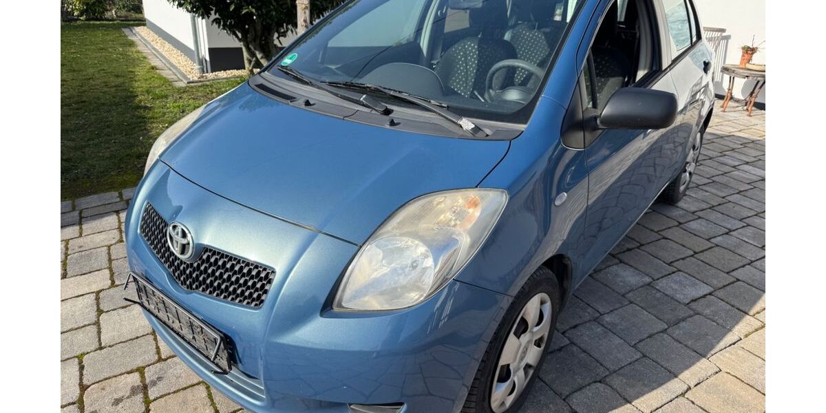 Toyota Yaris 153.500 km 1.900 &euro; Andernach 56626