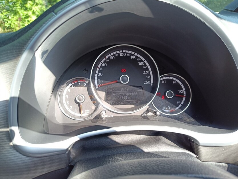 VW Beetle 88.595 km 16.380 € Ney 56283