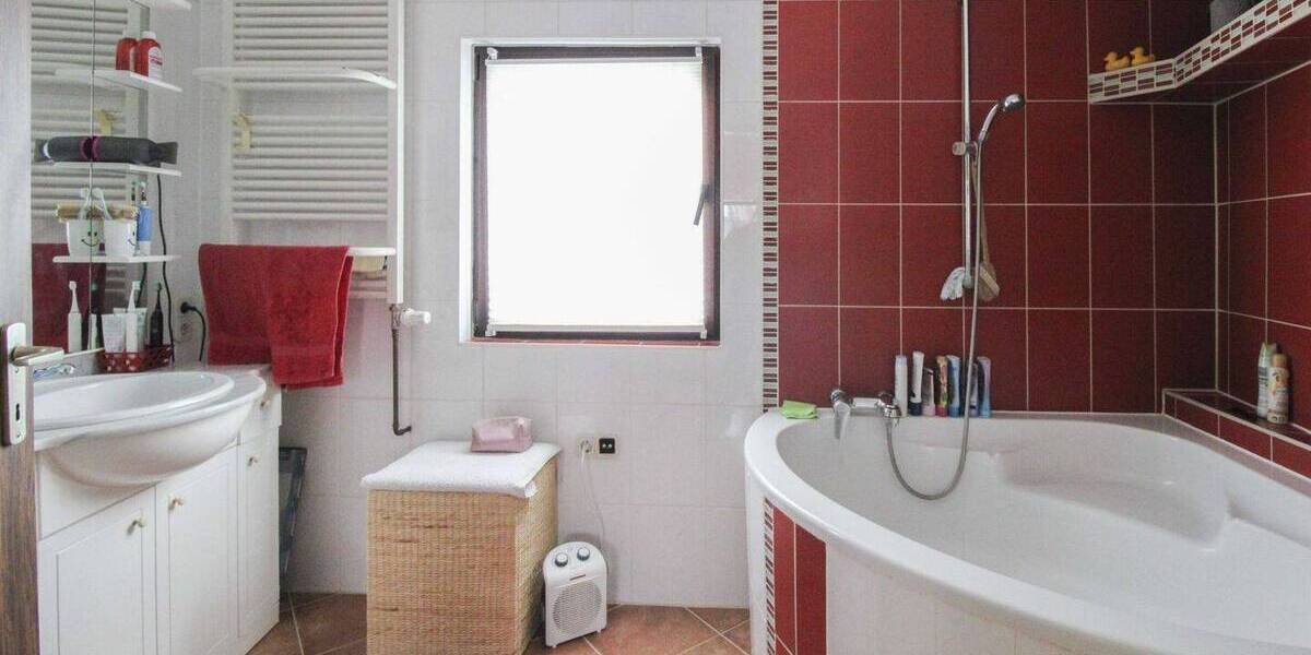 Mehrfamilienhaus, Wohnhaus Leutesdorf - 9 Zimmer, 360.000&euro; | Angebot:26175112