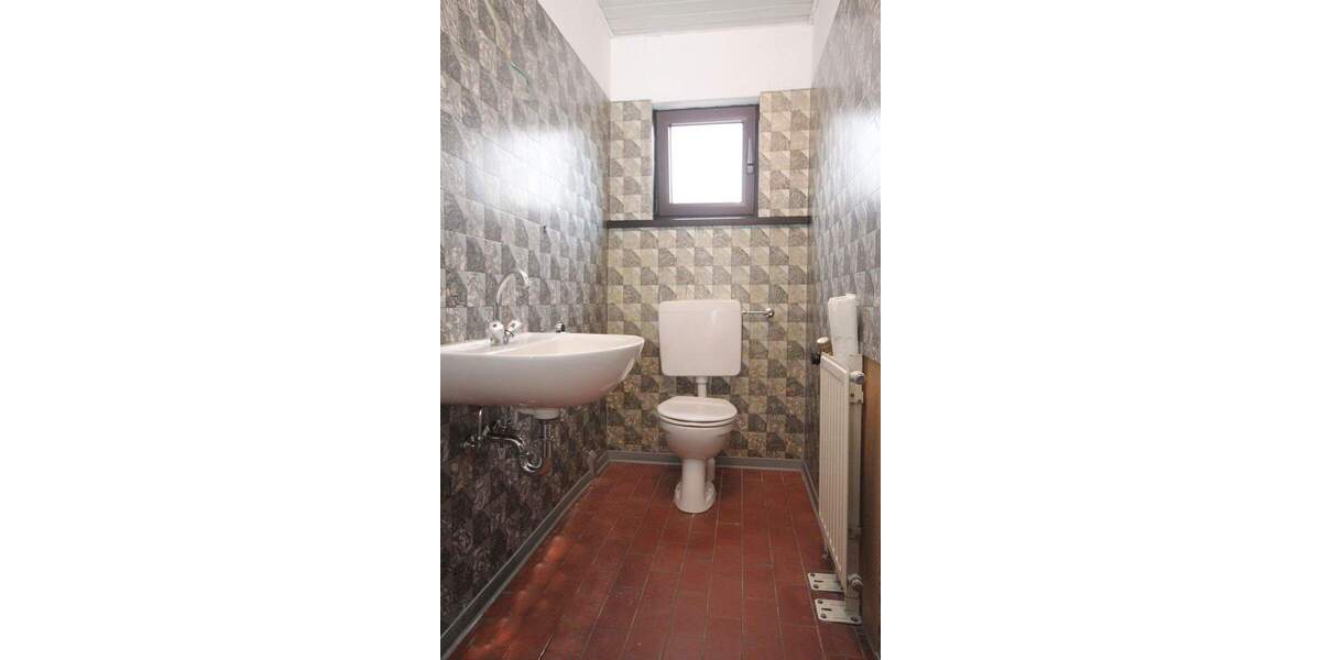 Räumlichkeiten bestens geeignet für Praxis oder Büro 4 zimmer