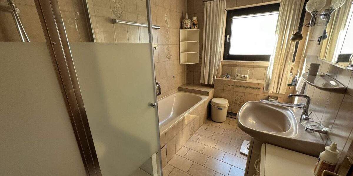 Etagenwohnung Bendorf - 4 Zimmer, 89 m&sup2;, 220.000&euro; | Angebot:25373076