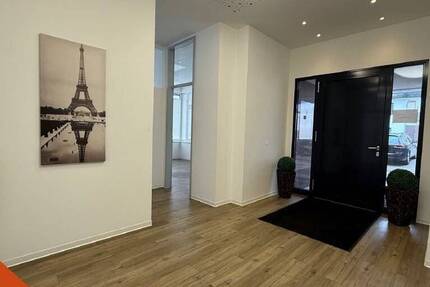 Moderne Büro-Praxisfläche in Top-Lage 9 zimmer