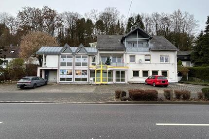 Wohn - Geschäftshaus in Aull 3 Einheiten Lahnblick 12 zimmer