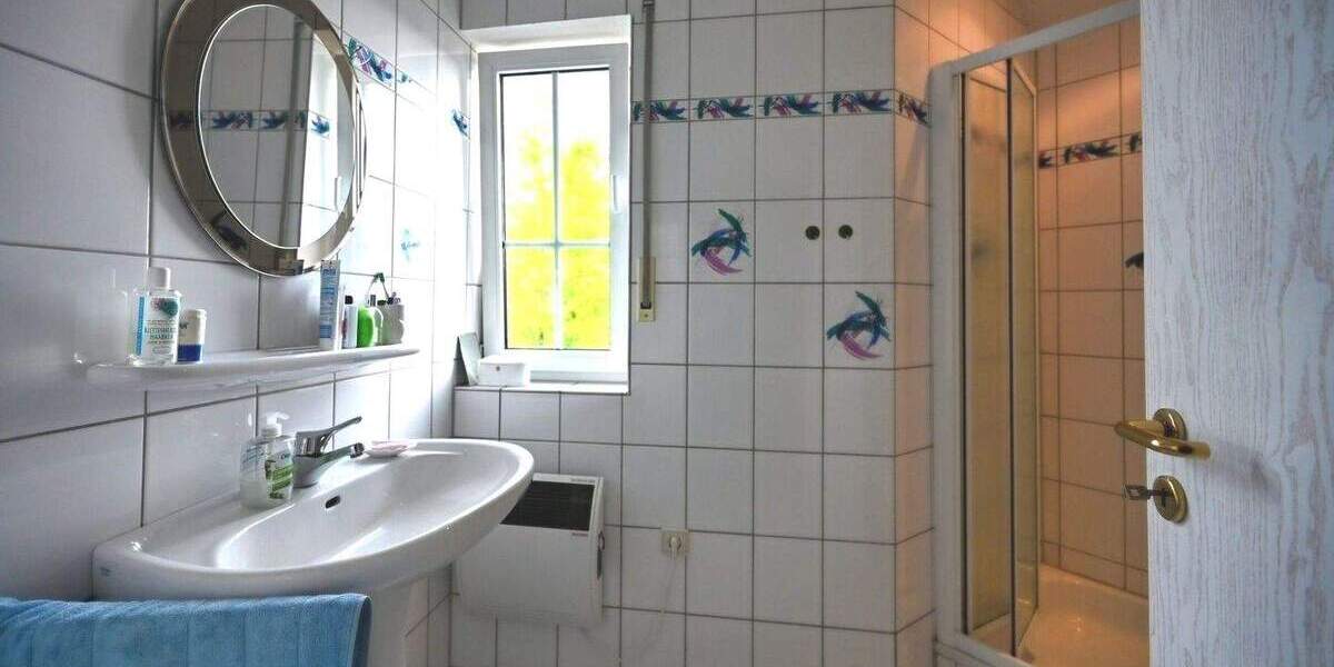 Einfamilienhaus Neuwied Heimbach-Weis - 7 Zimmer, 221 m&sup2;, 399.000&euro; | Angebot:25686139