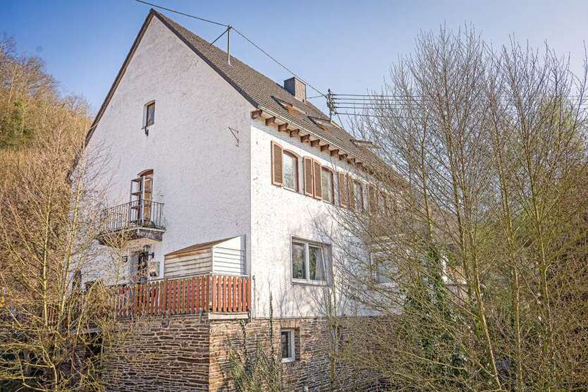 Haus zum Kaufen in Brodenbach 313.000 € 275 m²