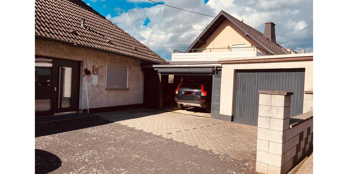 Wohnen, wo die Natur zu Hause ist- großzügige Erdgeschosswohnung 5 zimmer