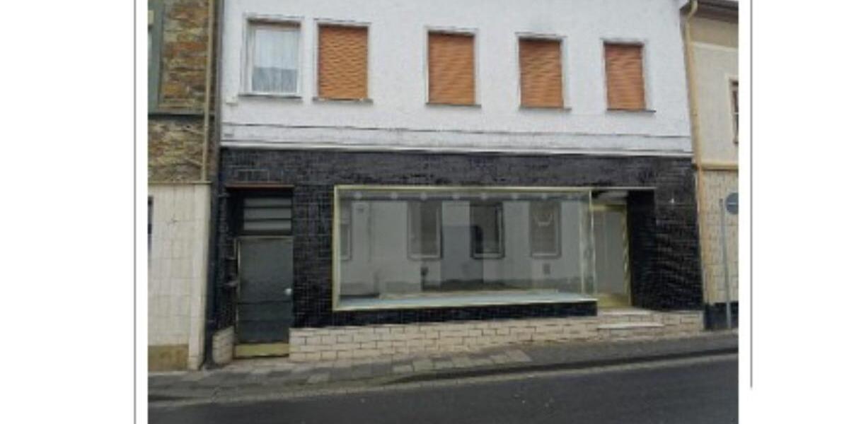 Altes, stark renovierungsbedürftiges Haus mit Gewerbefläche 13 zimmer