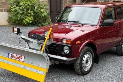 Lada Niva 2.800 km 23.562 € Brohl Lützing 56656