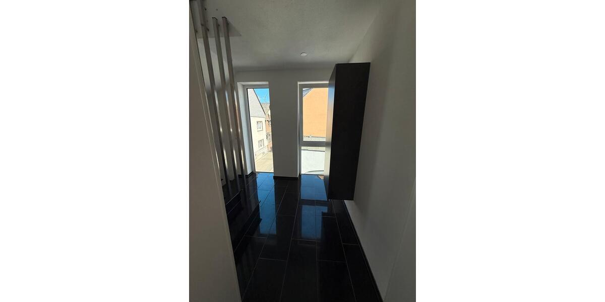 Etagenwohnung Urmitz - 3 Zimmer, 65 m&sup2;, 230.000&euro; | Angebot:26671359
