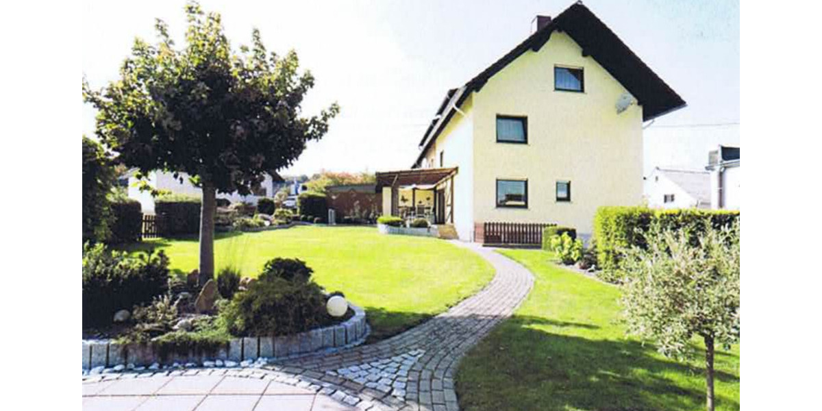 Doppelhaushälfte Montabaur - 7 Zimmer, 146 m&sup2;, 1.600&euro; | Angebot:25405916