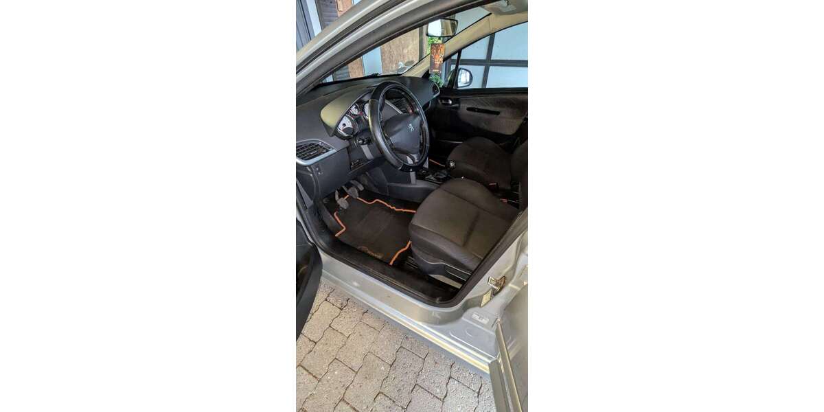 Peugeot 207 242.815 km 750 &euro; Koblenz 56072