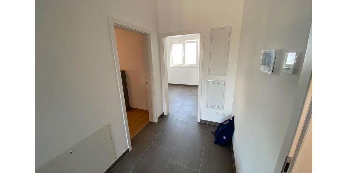 Dachgeschoßwohnung Großmaischeid - 1 Zimmer, 75 m&sup2;, 950&euro; | Angebot:26566083
