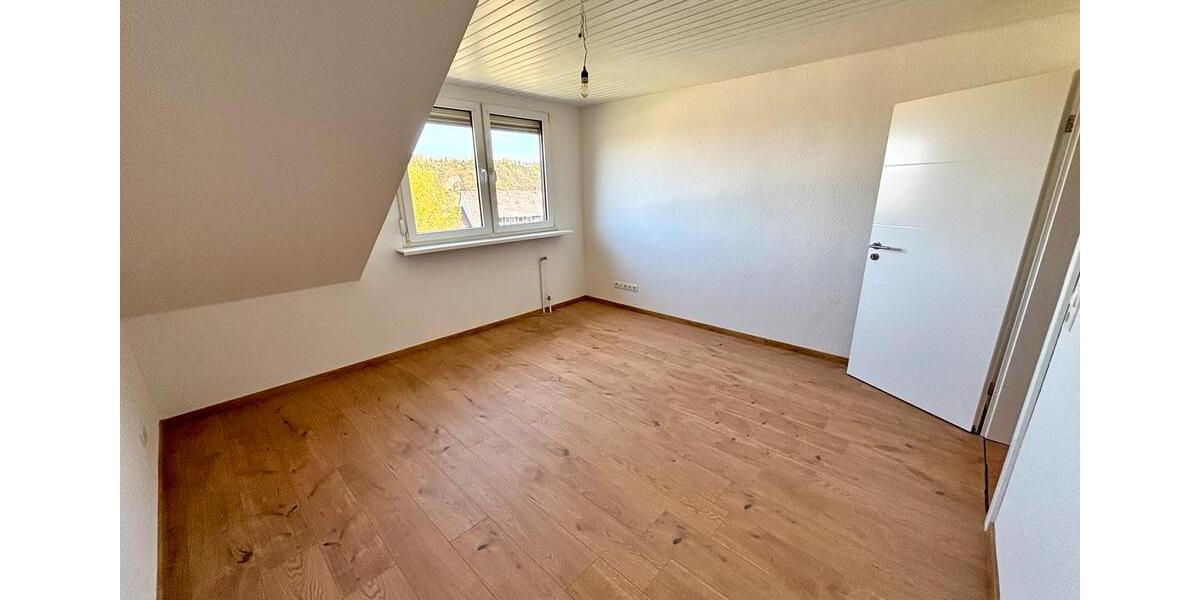 Dachgeschoßwohnung Koblenz Bisholder - 3 Zimmer, 80 m&sup2;, 930&euro; | Angebot:26094444