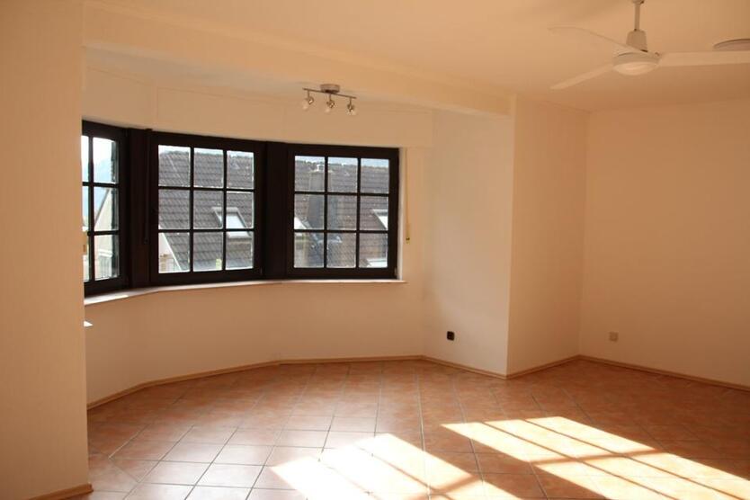 Mietwohnung 5-Zimmer Dachgeschosswohnung mit Blick zur Mosel zimmer