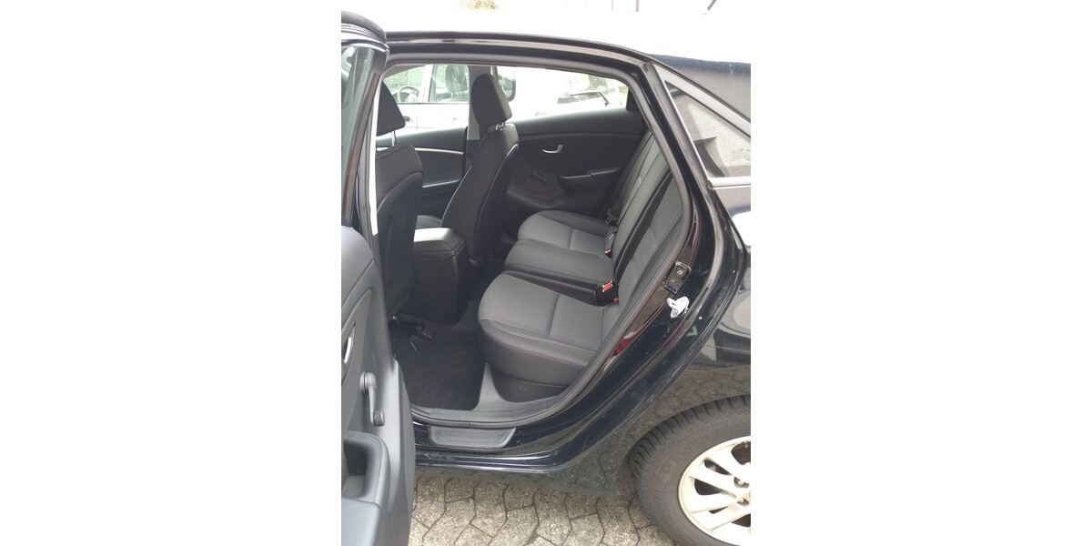 Hyundai i30 93.000 km 8.000 &euro; Koblenz 56068