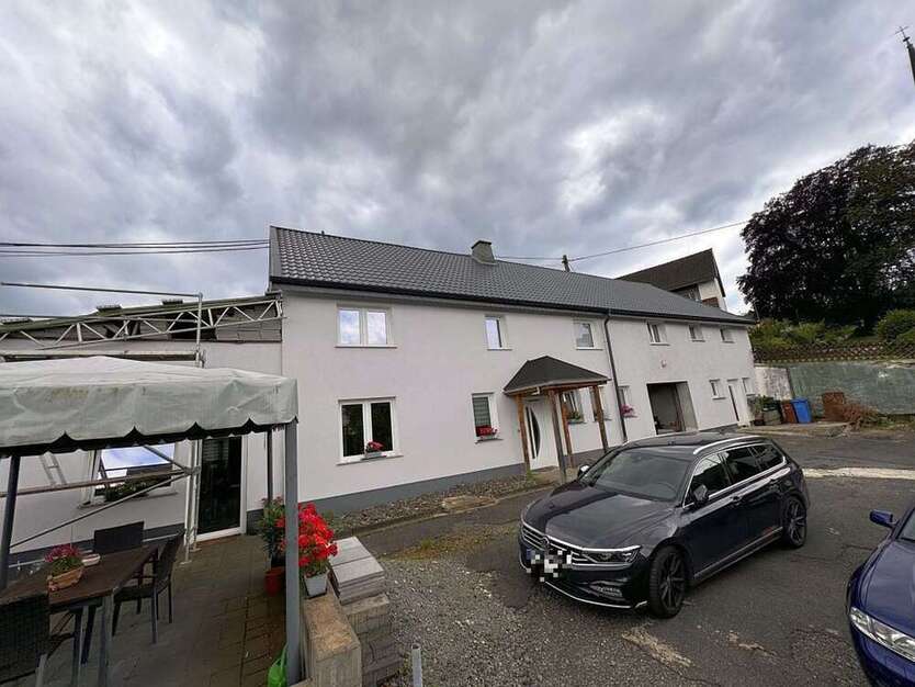 Haus zum Kaufen in Puderbach 210.000 € 177 m²