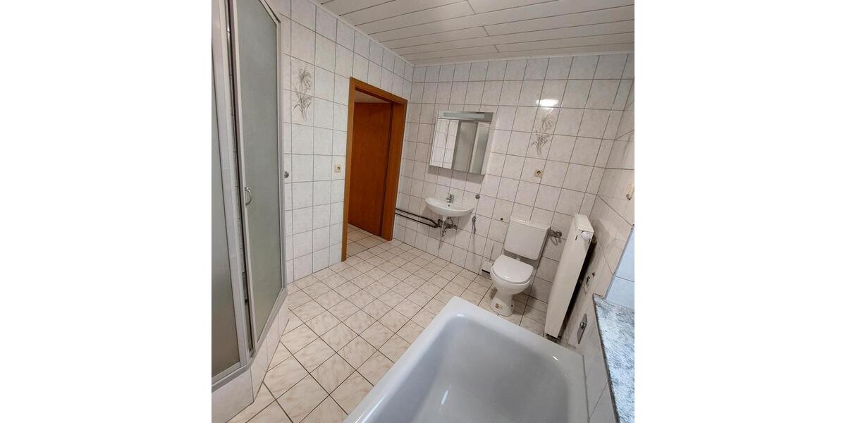 Gemütliche 2-Zimmer-Wohnung mit großem Balkon und Kaminofen in 2 zimmer