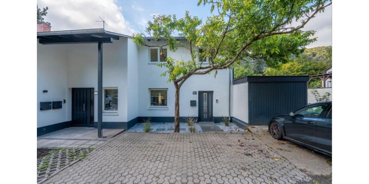 Sanierte 4 ZKB Erdgeschosswohnung mit Garten und Balkon 4 zimmer