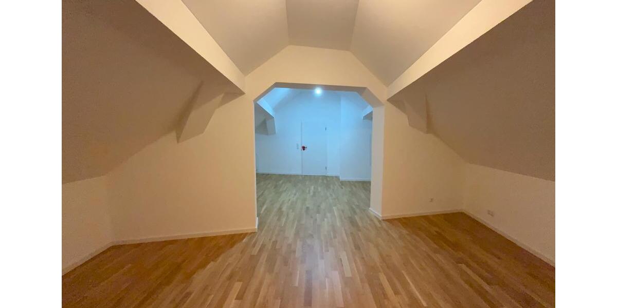 Dachgeschoßwohnung Ransbach-Baumbach Baumbach - 2.5 Zimmer, 90 m&sup2;, 850&euro; | Angebot:25553210